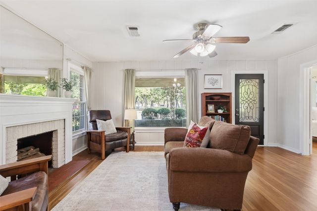 3104 Yucca Avenue, Fort Worth, TX 76111