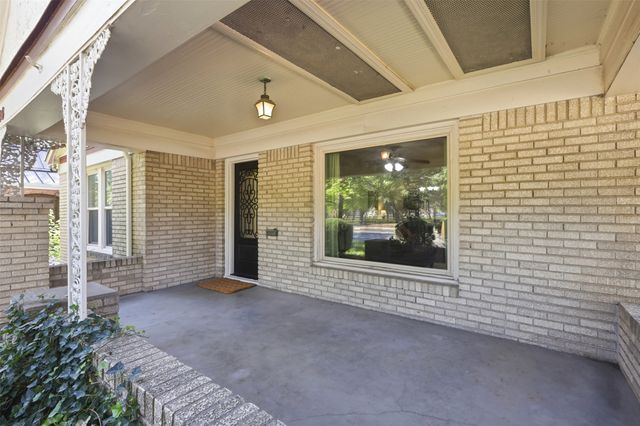 3104 Yucca Avenue, Fort Worth, TX 76111