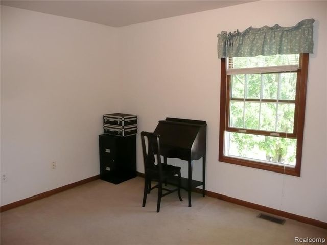 2388 Ava, Howell, MI 48843
