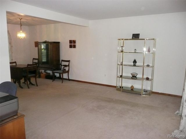 2388 Ava, Howell, MI 48843