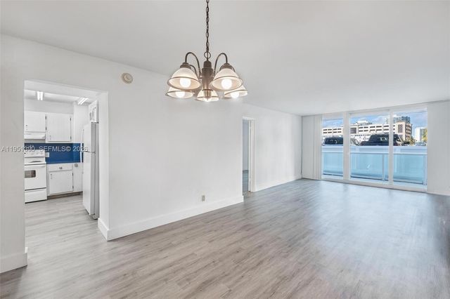 100 Bayview Dr 229, Sunny Isles Beach, FL 33160