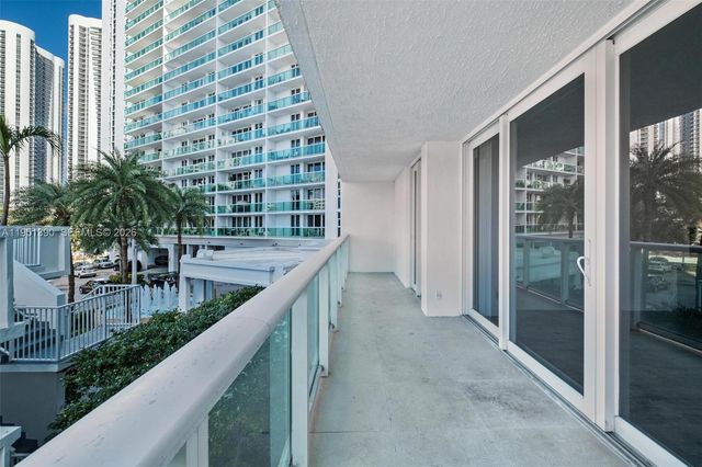 100 Bayview Dr 229, Sunny Isles Beach, FL 33160