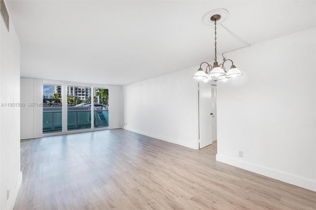 100 Bayview Dr 229, Sunny Isles Beach, FL 33160