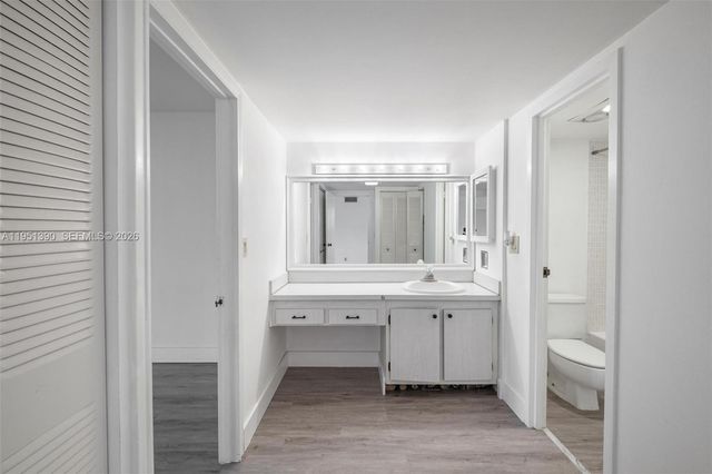 100 Bayview Dr 229, Sunny Isles Beach, FL 33160