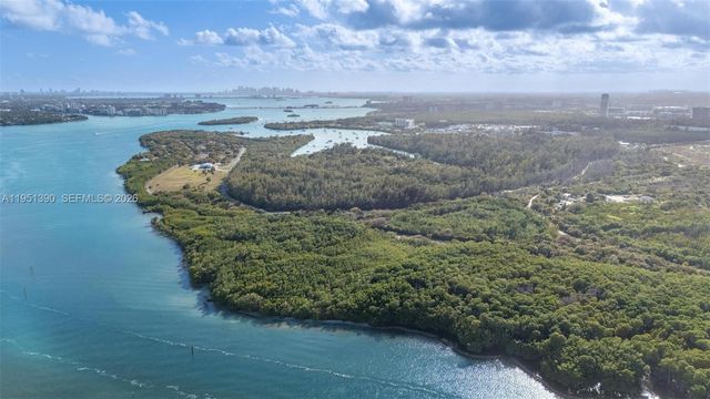 100 Bayview Dr 229, Sunny Isles Beach, FL 33160