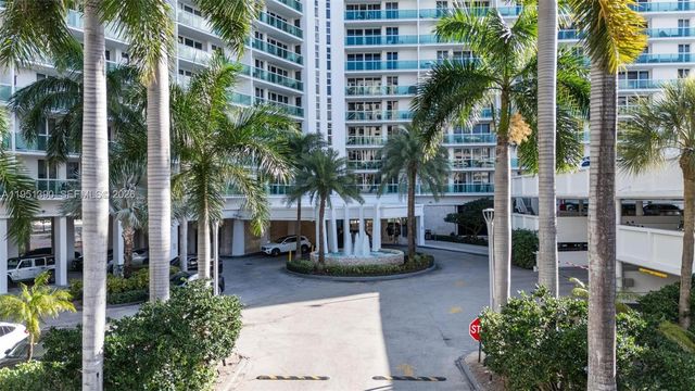 100 Bayview Dr 229, Sunny Isles Beach, FL 33160