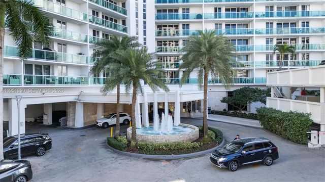 100 Bayview Dr 229, Sunny Isles Beach, FL 33160