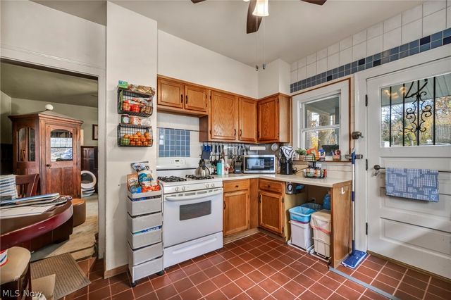 2205 Grandview Avenue, Cleveland Heights, OH 44106