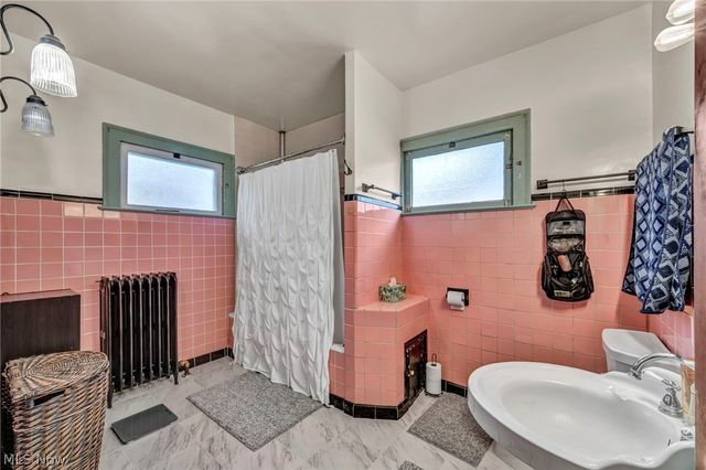 2205 Grandview Avenue, Cleveland Heights, OH 44106