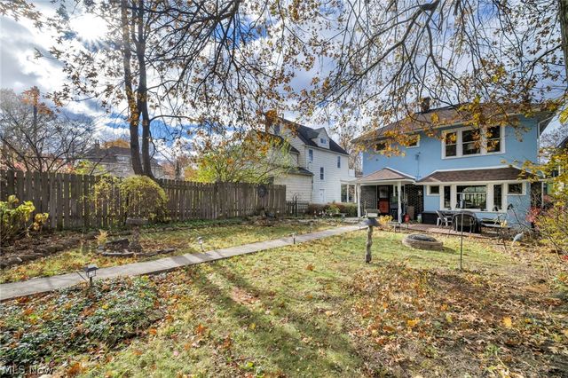 2205 Grandview Avenue, Cleveland Heights, OH 44106