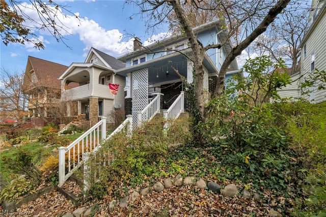 2205 Grandview Avenue, Cleveland Heights, OH 44106