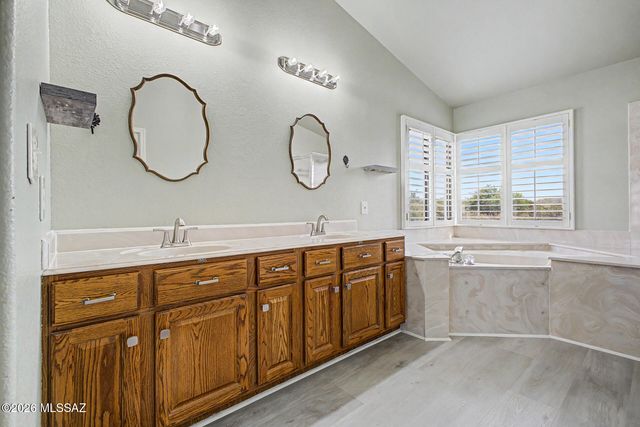 12592 N Pioneer Way, Oro Valley, AZ 85737