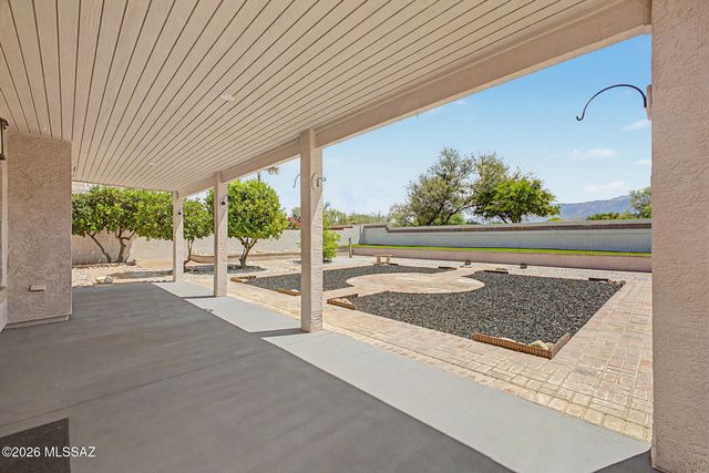 12592 N Pioneer Way, Oro Valley, AZ 85737