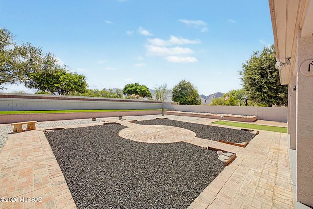 12592 N Pioneer Way, Oro Valley, AZ 85737