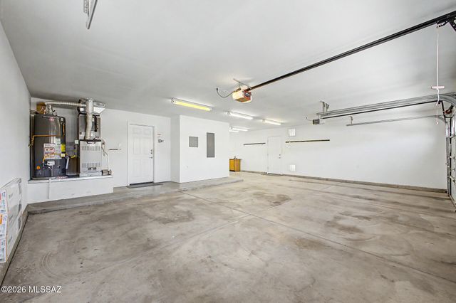 12592 N Pioneer Way, Oro Valley, AZ 85737