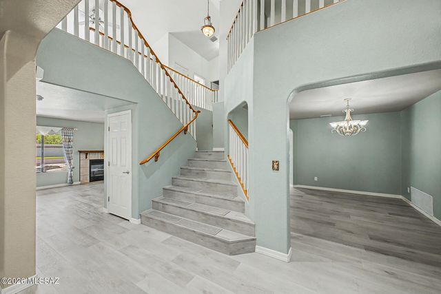 12592 N Pioneer Way, Oro Valley, AZ 85737