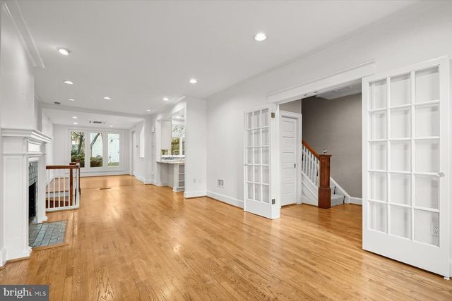 3029 DENT PL NW, Washington, DC 20007