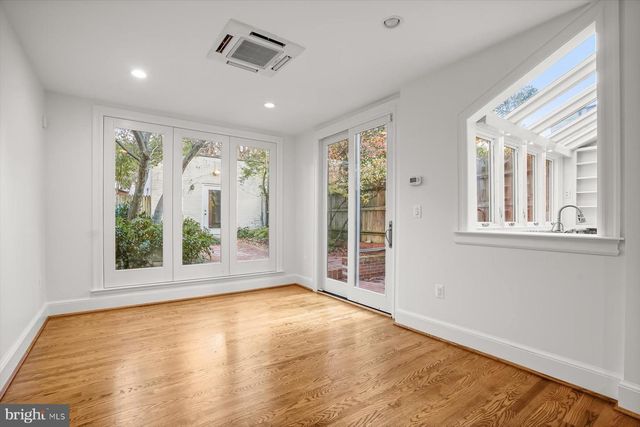 3029 DENT PL NW, Washington, DC 20007