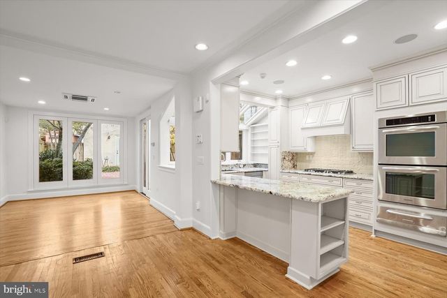 3029 DENT PL NW, Washington, DC 20007