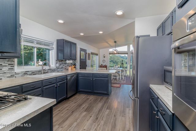 7077 Funkhouser St, Bonners Ferry, ID 83805