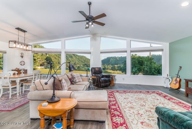 7077 Funkhouser St, Bonners Ferry, ID 83805