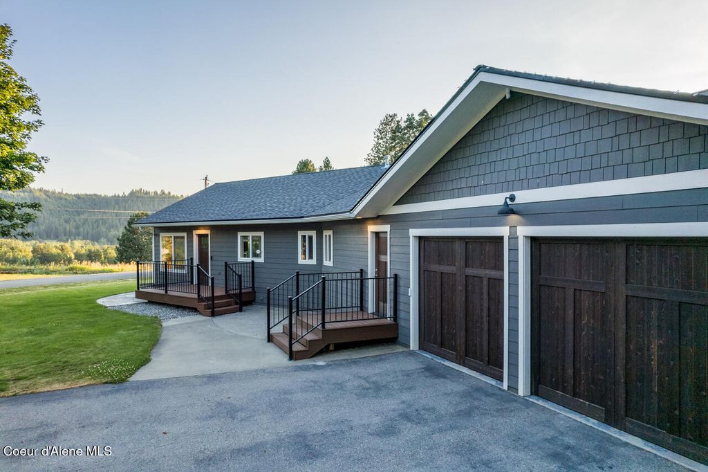 7077 Funkhouser St, Bonners Ferry, ID 83805