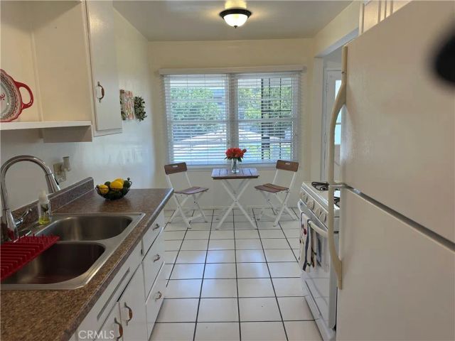 373 Myrtle Street C, Glendale, CA 91203