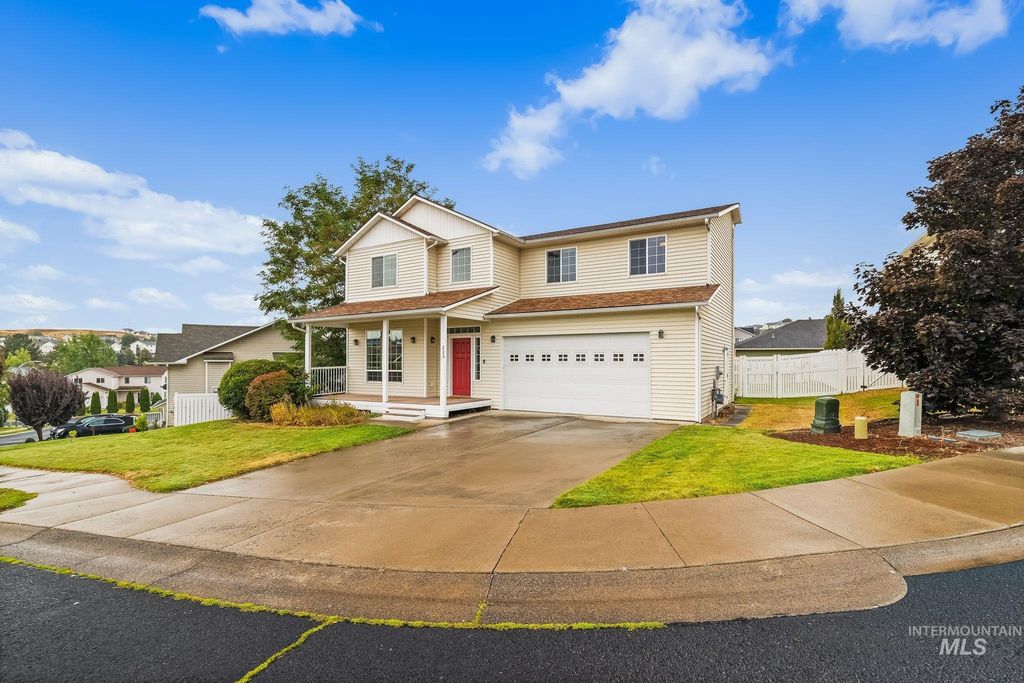 225 Sanna Court, Pullman, WA 99163 photo 2