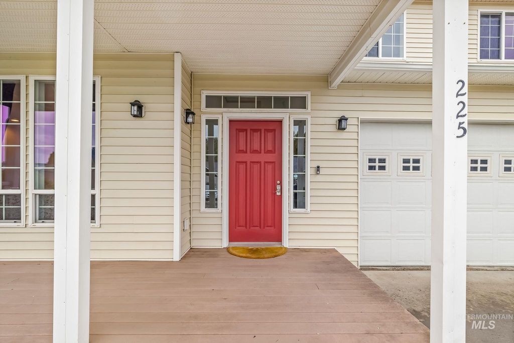 225 Sanna Court, Pullman, WA 99163 photo 3