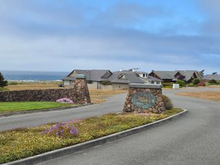 2951 Sand Pointe Drive, Mckinleyville, CA 95519