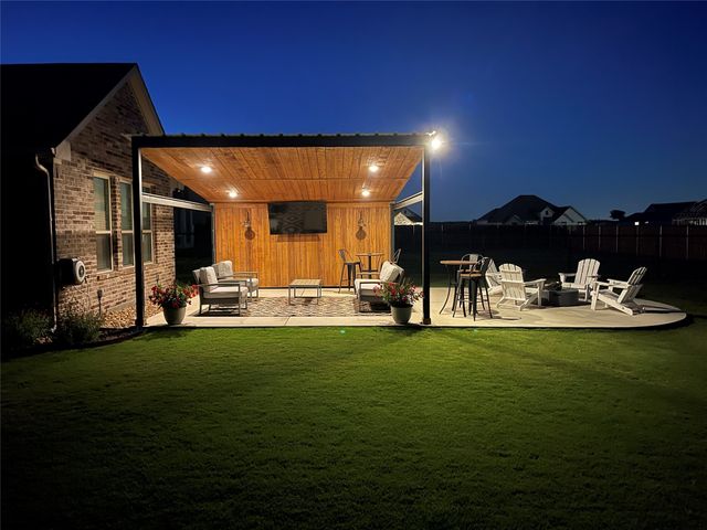 11616 Caracal Drive, Godley, TX 76044