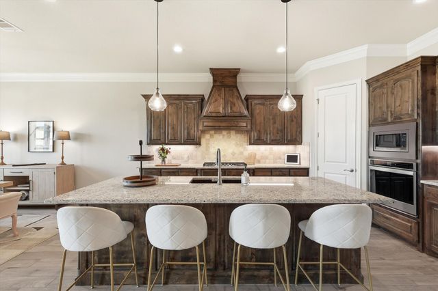 11616 Caracal Drive, Godley, TX 76044