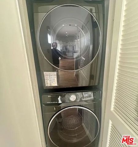 390 S Sepulveda Boulevard A, Los Angeles, CA 90049