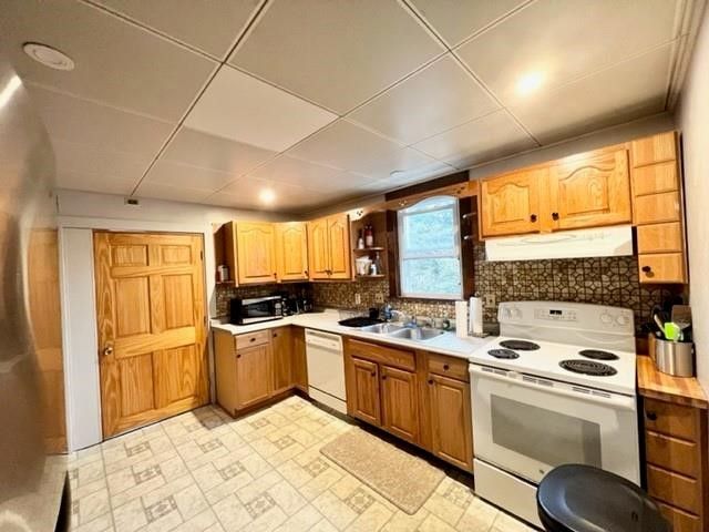 10 Hammond Street B, Newport, RI 02840