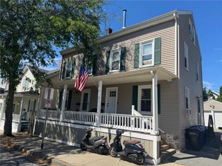 10 Hammond Street B, Newport, RI 02840