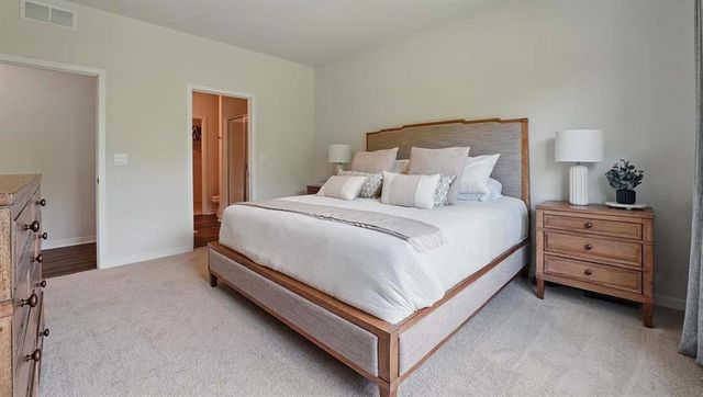 21535 Carrara Circle, Peculiar, MO 64078