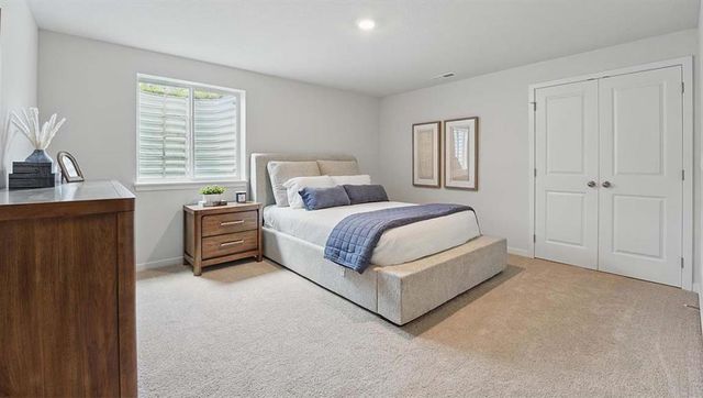 21535 Carrara Circle, Peculiar, MO 64078