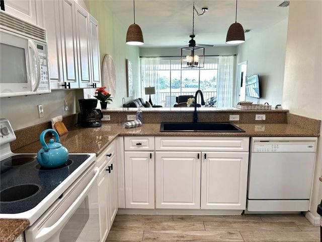7895 Mahogany Run LN 1422, Naples, FL 34113
