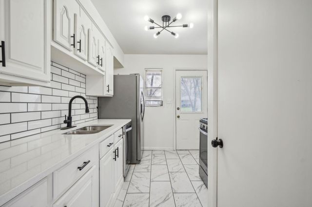 1880 Fairwood Avenue, Columbus, OH 43207