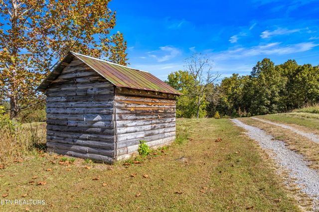 210 Robert Smith Lane, Tazewell, TN 37879