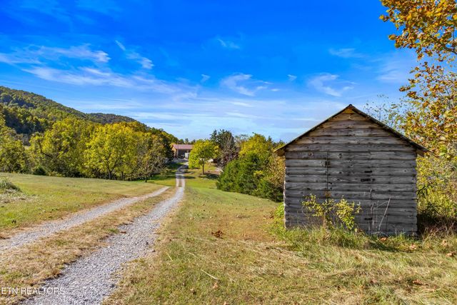 210 Robert Smith Lane, Tazewell, TN 37879