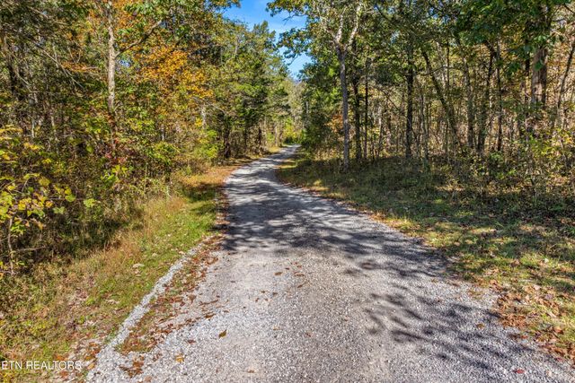 210 Robert Smith Lane, Tazewell, TN 37879