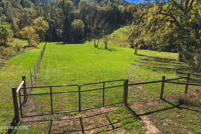 210 Robert Smith Lane, Tazewell, TN 37879