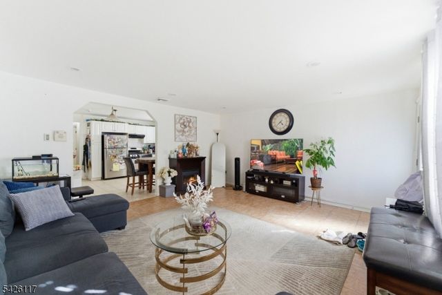 270 Westervelt Pl, Lodi Boro, NJ 07644