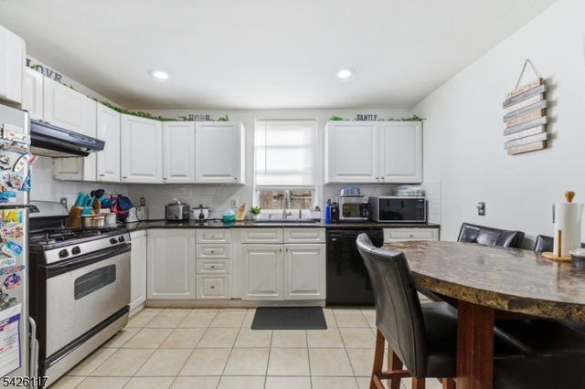 270 Westervelt Pl, Lodi Boro, NJ 07644