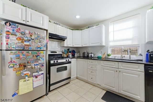 270 Westervelt Pl, Lodi Boro, NJ 07644