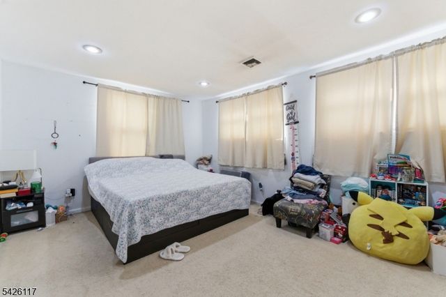 270 Westervelt Pl, Lodi Boro, NJ 07644