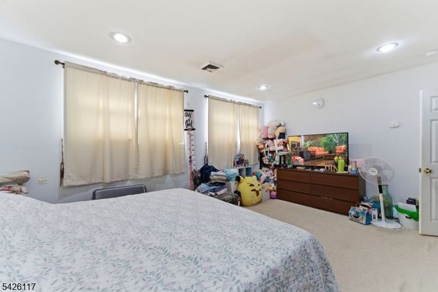 270 Westervelt Pl, Lodi Boro, NJ 07644