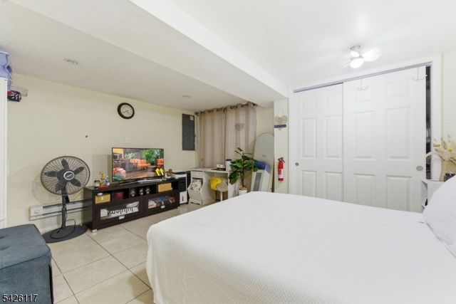 270 Westervelt Pl, Lodi Boro, NJ 07644