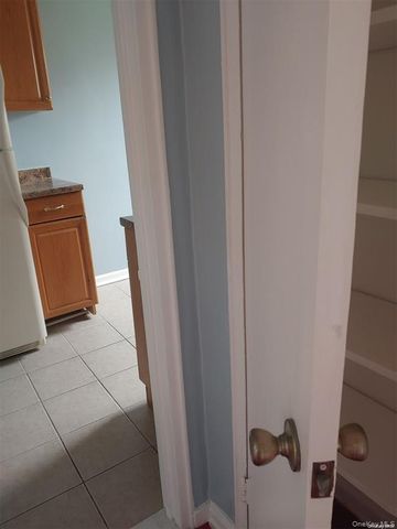 263-01 74th Avenue 2, Glen Oaks, NY 11004